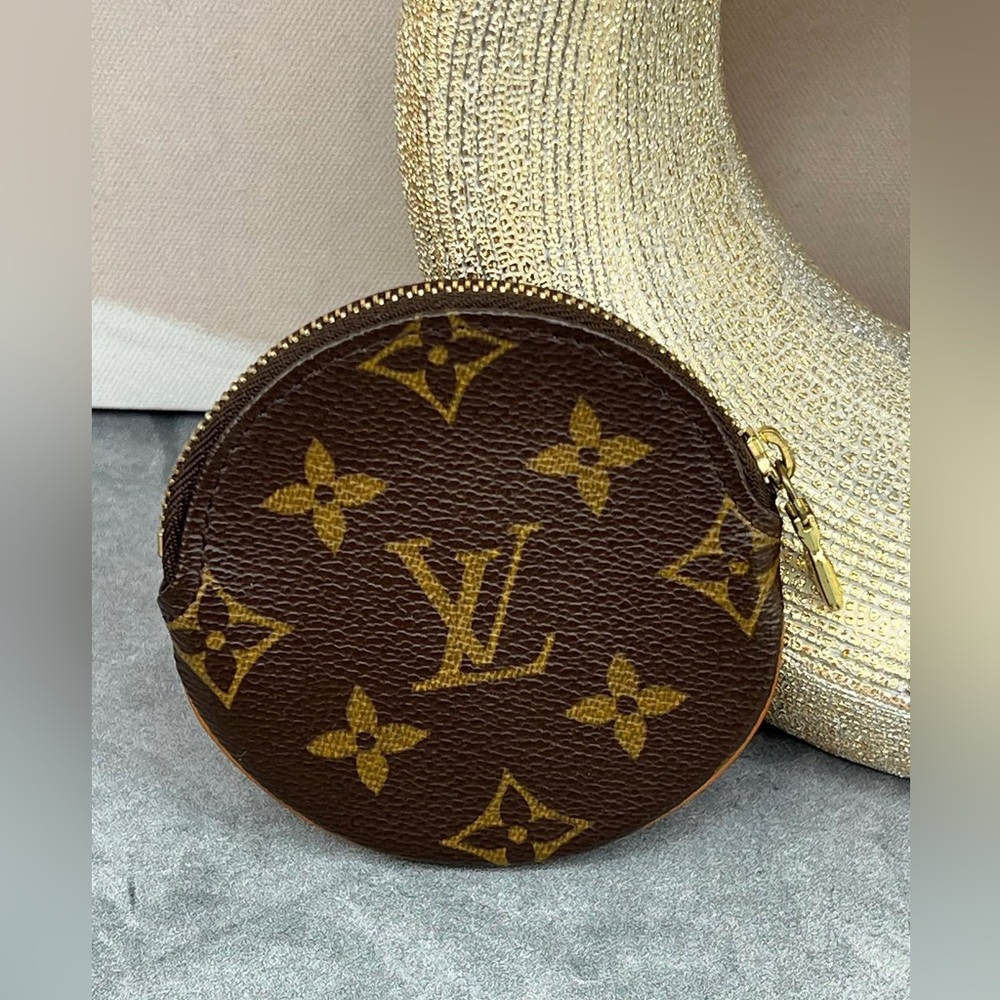 🌵Louis Vuitton Round Coin Holder Monogram🌵